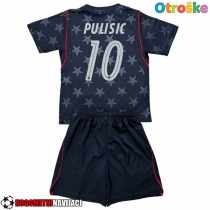 Otroške Nogometnih dresov Združene države Christian Pulisic #10 Gostujoči SP 2026 Kratki rokavi (+ hlače)